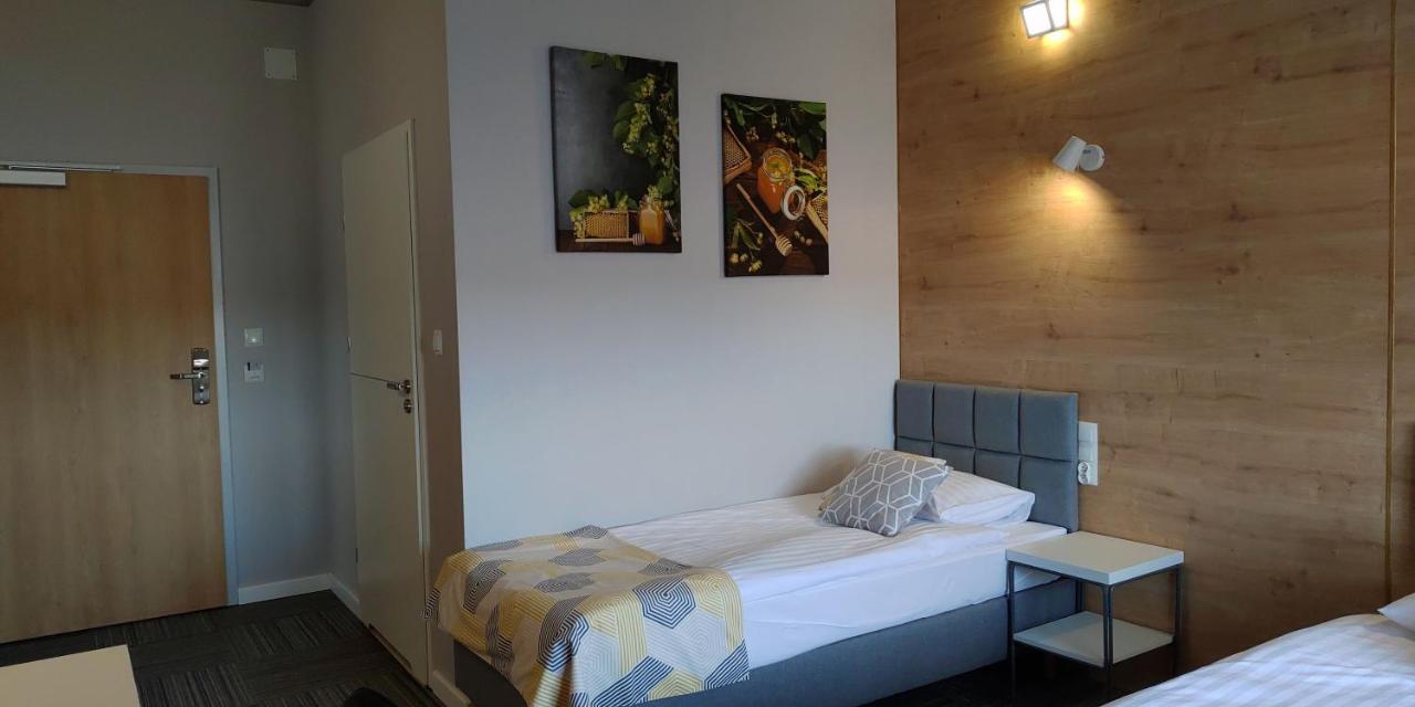 Hotel 107 Rumia Exteriör bild